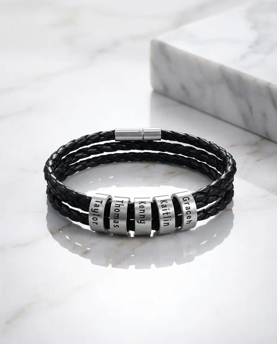Flätat Läderarmband med Magnetlås – 1 till 5 Graverade Namnpärlor i Rostfritt Stål
