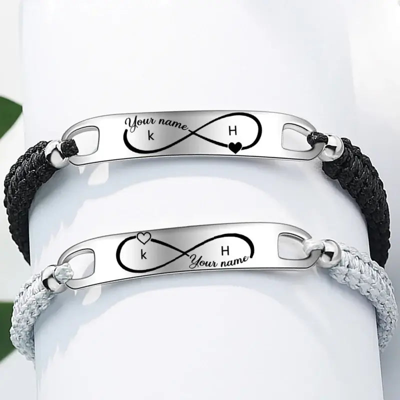 Armband för Par – Oändlighet med Initial och Namn i Svart och Ljusblått