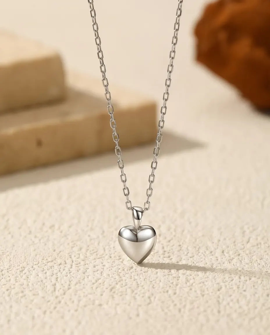 Halsband med litet hjärta – välvt hjärthänge om 6 mm i 925 sterlingsilver, tunn ankarkedja 40+5 cm, utan stenar