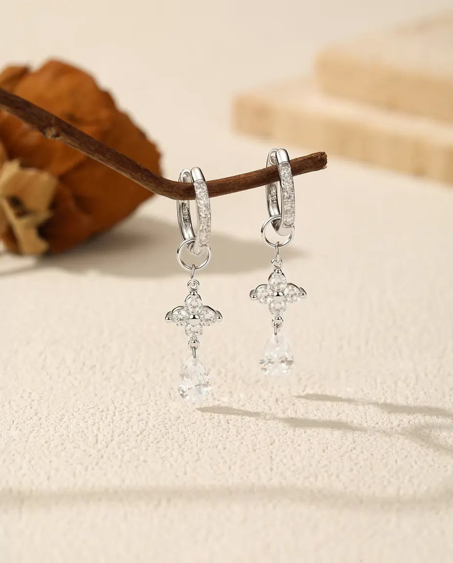 Moissanit droppörhängen - 0,80 ct päronslipade stenar i klöverlänk, 925 silver ringar, 34 mm längd