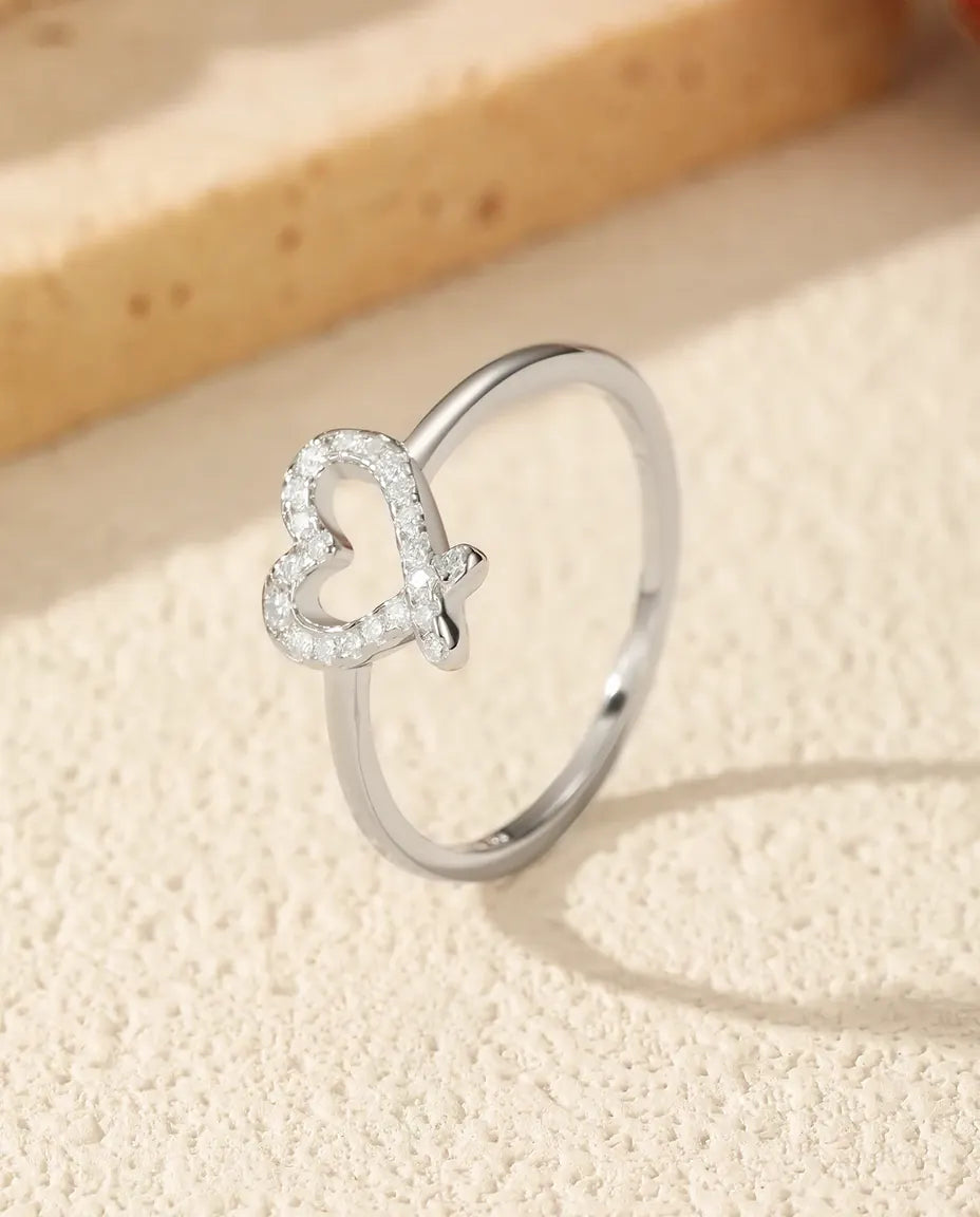 Moissanite Ring Öppet Hjärta i Pavé – Tunn Stapelring i 925 Sterling Silver