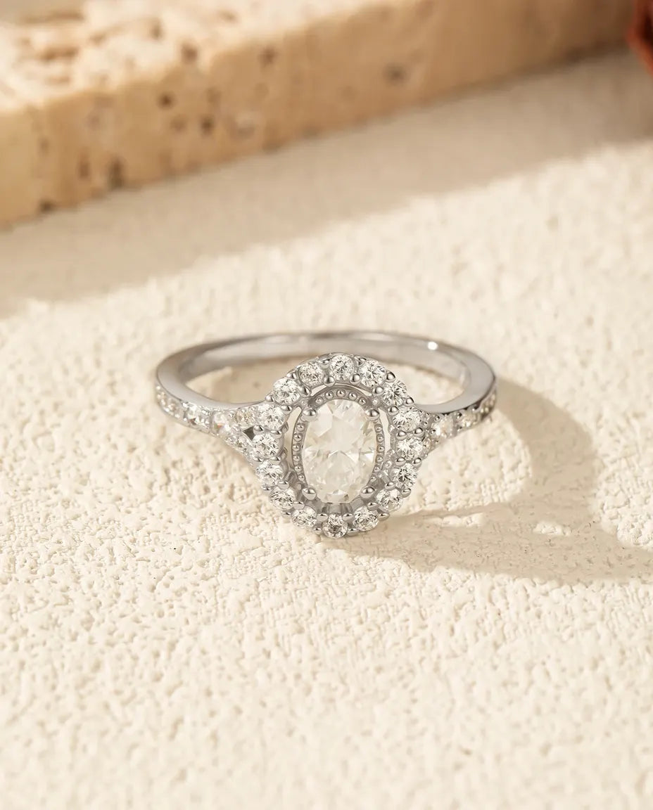 Moissanite Ring – Oval 0,5 ct med Dubbel Halo och Pavéskena i 925 Sterling Silver, Förlovningsring