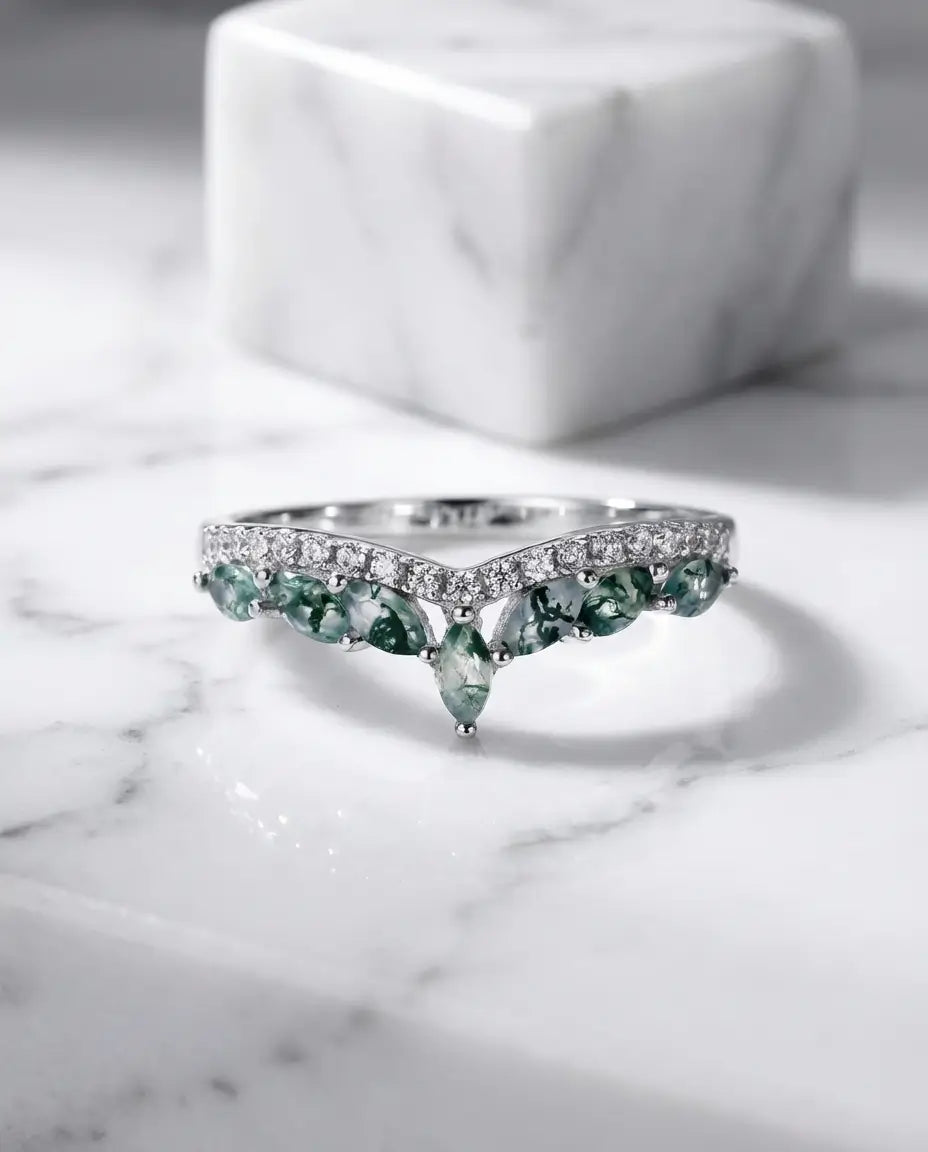 Moss Agate Ring – Chevron med Marquiseslipade Stenar och Zirkonia, Stapelbar i 925 Sterling Silver