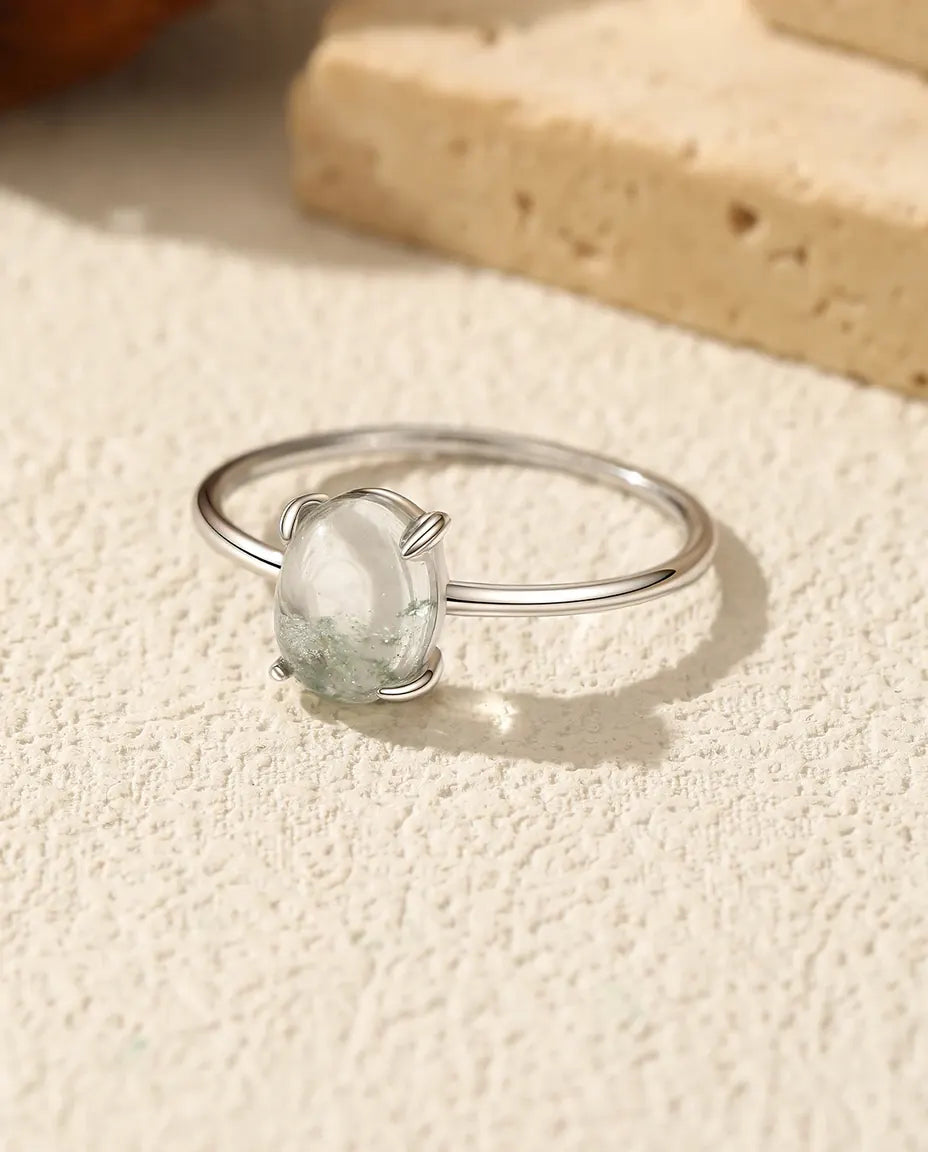 Moss Agate Ring – Oval Cabochon Solitär i Tunt 925 Sterling Silver, Stapelbar Present till Henne