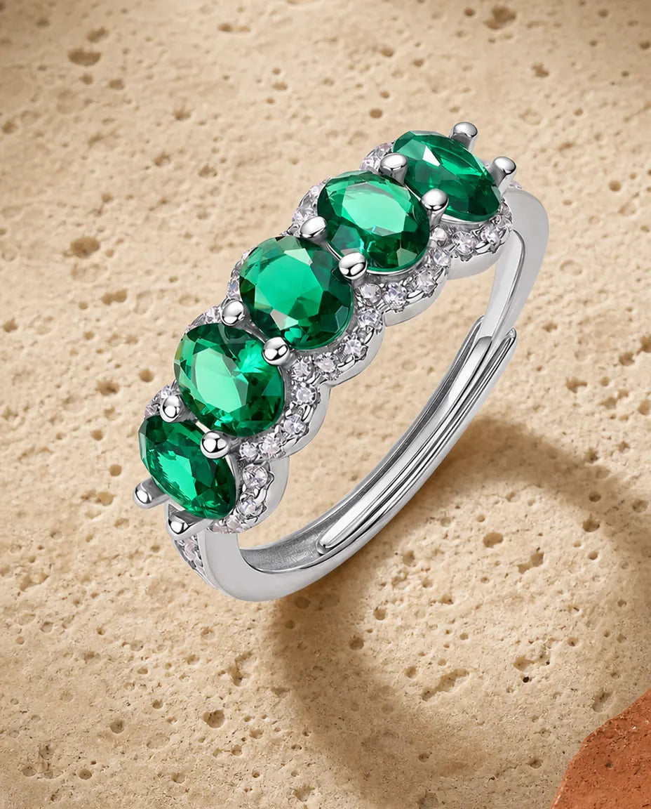 Smaragdring – Fem Ovala Labbodlade Smaragder med Halo, Öppen Justerbar Ring i 925 Sterling Silver