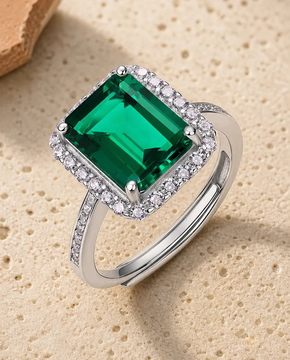 Smaragdring – Oktagon 8x10 mm Labbodlad Smaragd med Halo, Öppen Justerbar Ring i 925 Sterling Silver