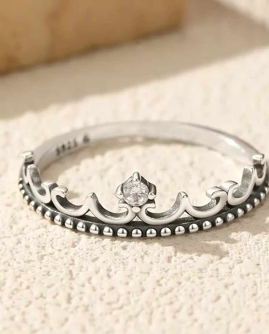 Tiararing med zirkonia – svärtad krona med pärlkant och sten på 2 mm, 925 silver, storlek 5-9