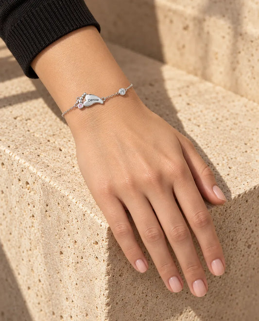 Personligt Armband - buren av en modell