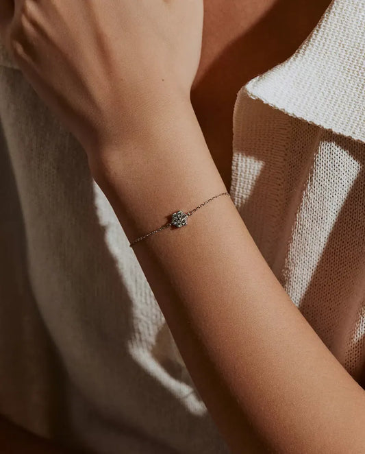 Moissanite Armband med Blomma i 925 Sterlingsilver - buret på handleden