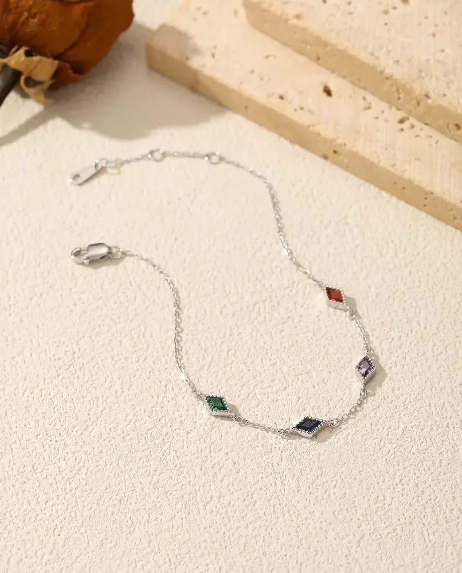 Armband med färgade zirkoner - 925 sterlingsilver, fem rombformade stenar i rött, grönt, violett och blått