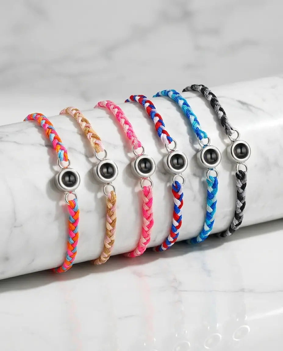 Armband med Bild Inuti – Flätat Rep med Rodinerad Berlock – Present till Honom och Henne