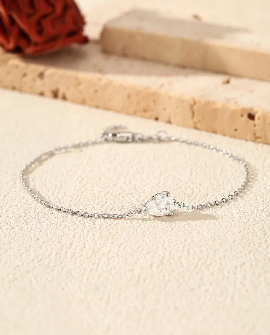 Armband med droppslipad moissanit – 0,8 ct i färg D, 925 sterlingsilver på smal länkkedja