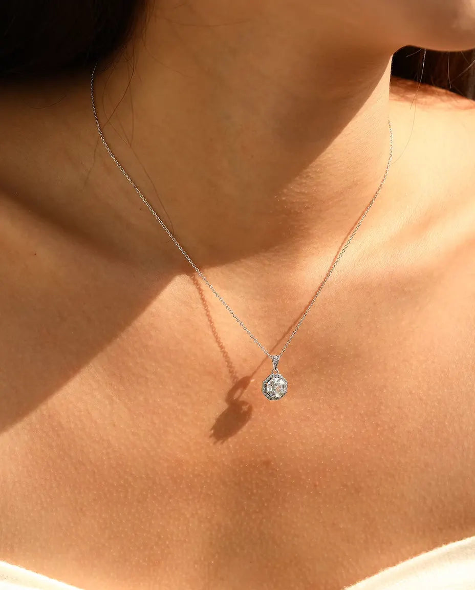 Åttkantigt Halo Halsband - zirkonia i trappslipning omgiven av pavé, kedja 40+5 cm, 925 sterlingsilver