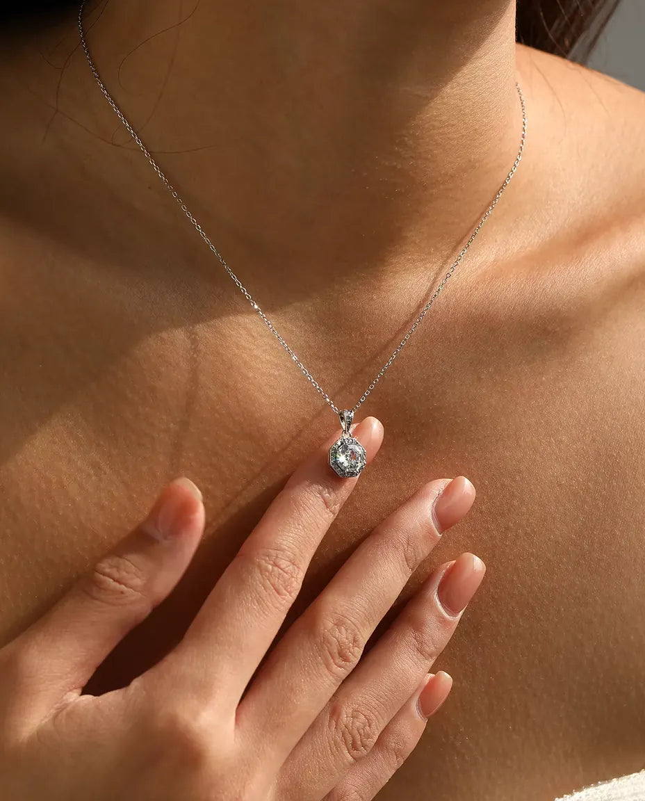 Åttkantigt Halo Halsband - zirkonia i trappslipning omgiven av pavé, kedja 40+5 cm, 925 sterlingsilver