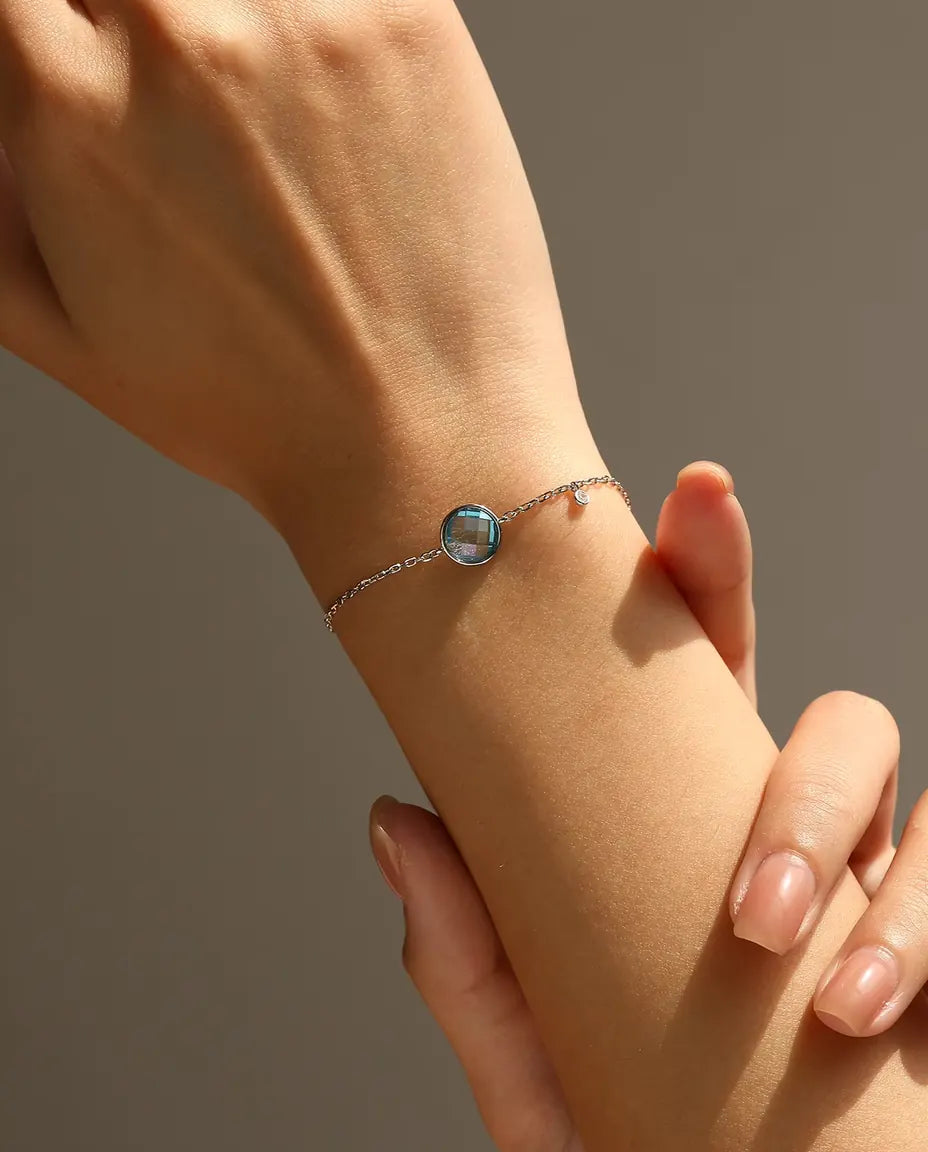 Armband med blå zirkonia - schackrutslipning 8 mm på ankarkedja med glidlås, 925 sterlingsilver