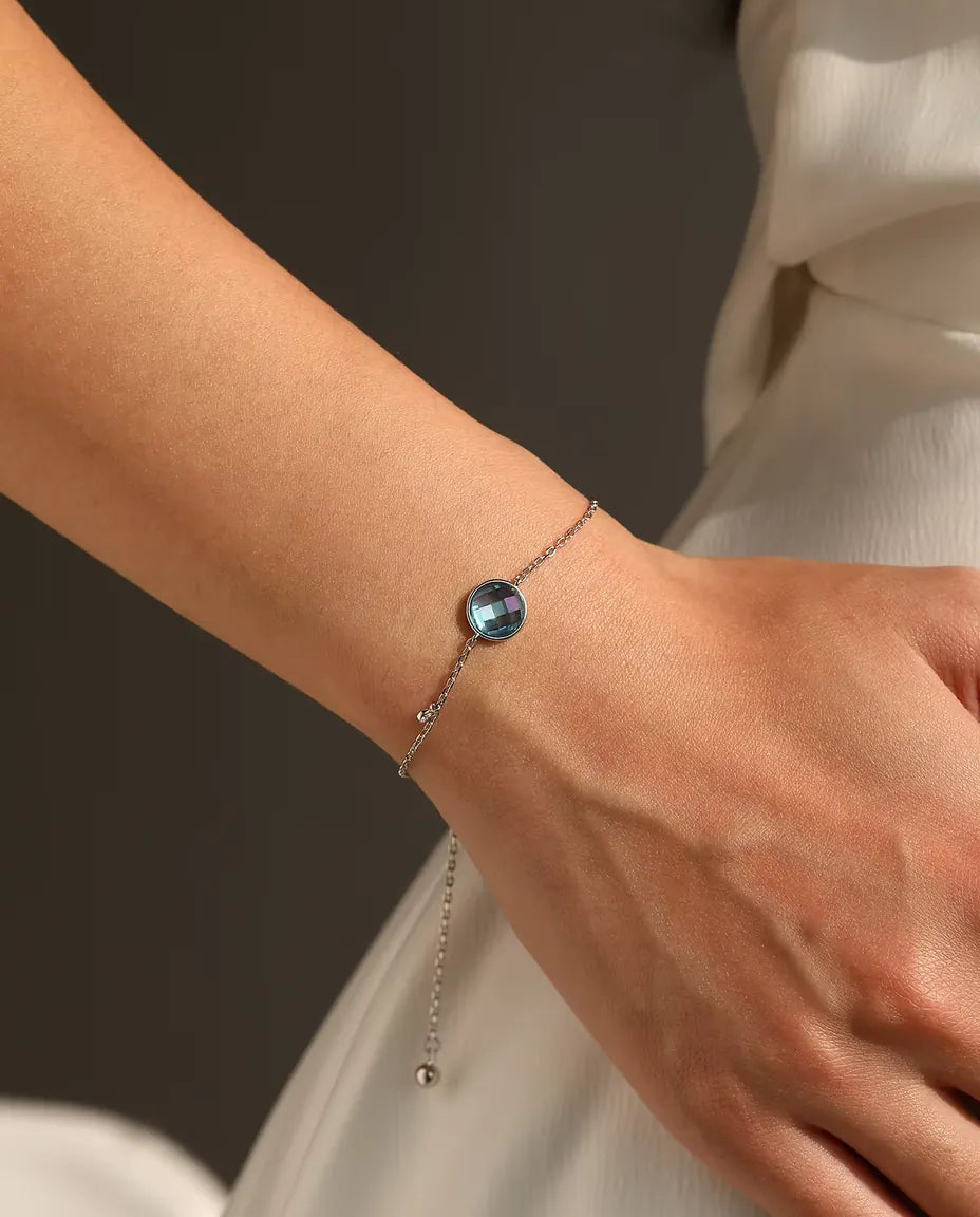 Armband med blå zirkonia - schackrutslipning 8 mm på ankarkedja med glidlås, 925 sterlingsilver