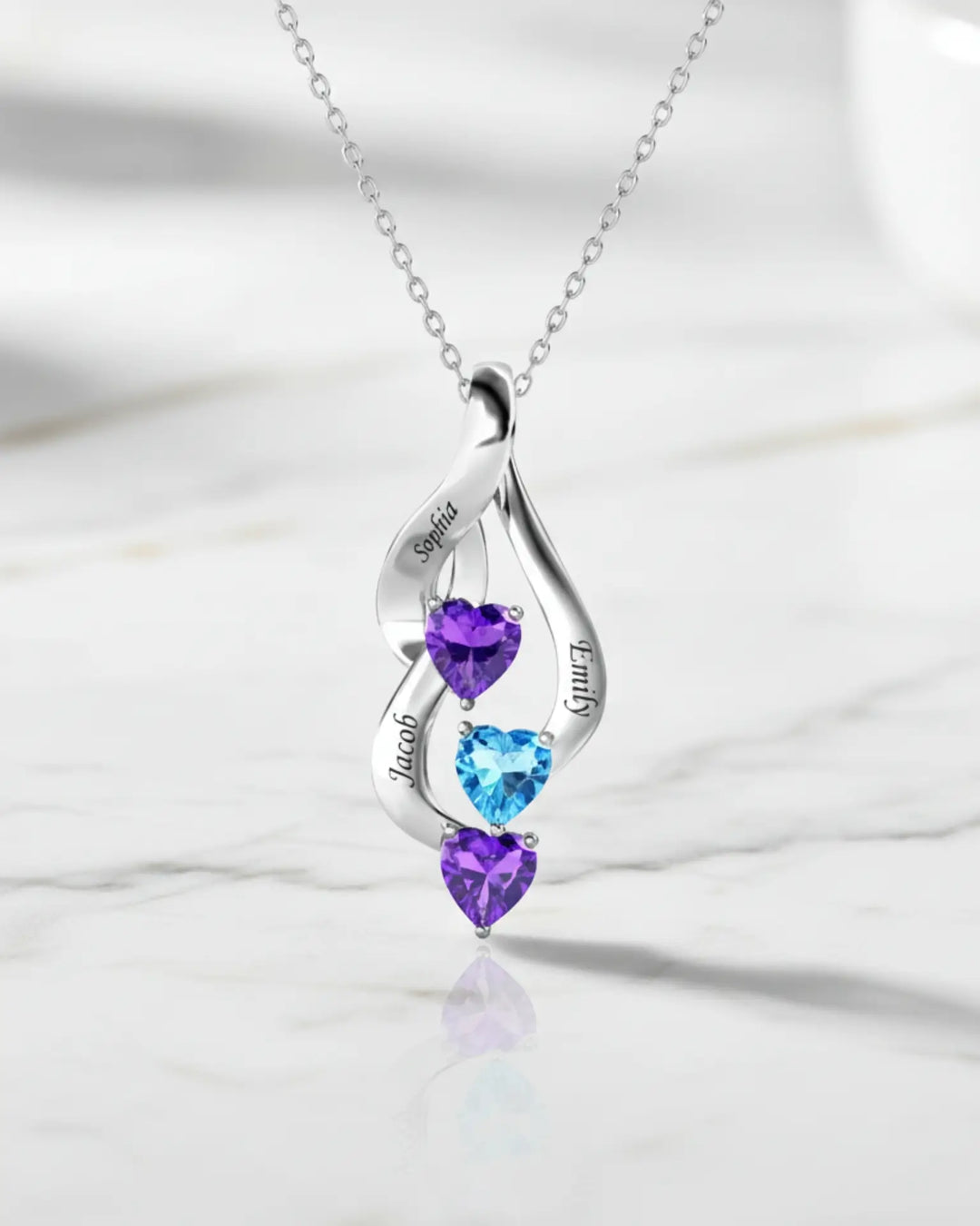 Halsband med Månadssten – Tre Hjärtstenar i Kaskad med Graverade Namn, 925 Sterling Silver