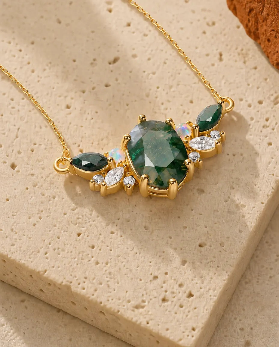 Moss Agate Halsband – Oval Sten i Klase med Opal och Zirkonia, 10K Guldpläterat 925 Sterling Silver