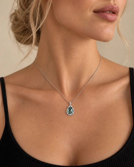 Moss Agate Halsband - buren av en modell