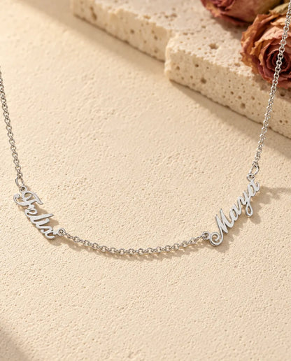 Halsband med Två Namn i 925 Sterling Silver - framifrån i silver