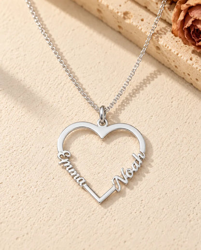 Hjärthalsband med Två Namn i 925 Sterling Silver - framifrån i silver