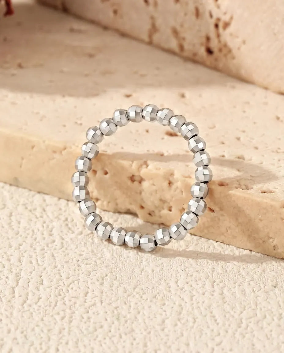 Justerbar Ring med Fasettslipade Kulor - band av 2,5 mm kulor, storlek US 6 till 9, 925 sterlingsilver