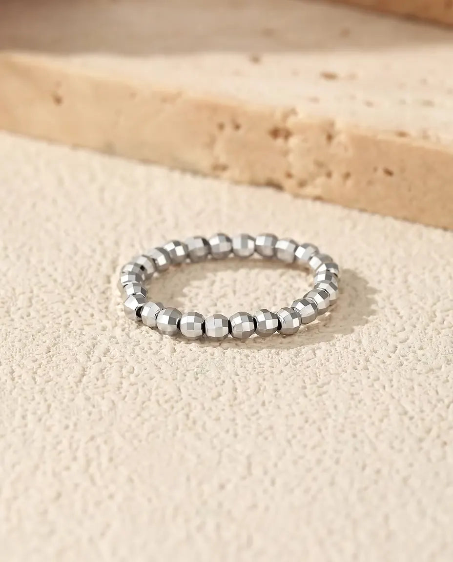 Justerbar Ring med Fasettslipade Kulor - band av 2,5 mm kulor, storlek US 6 till 9, 925 sterlingsilver