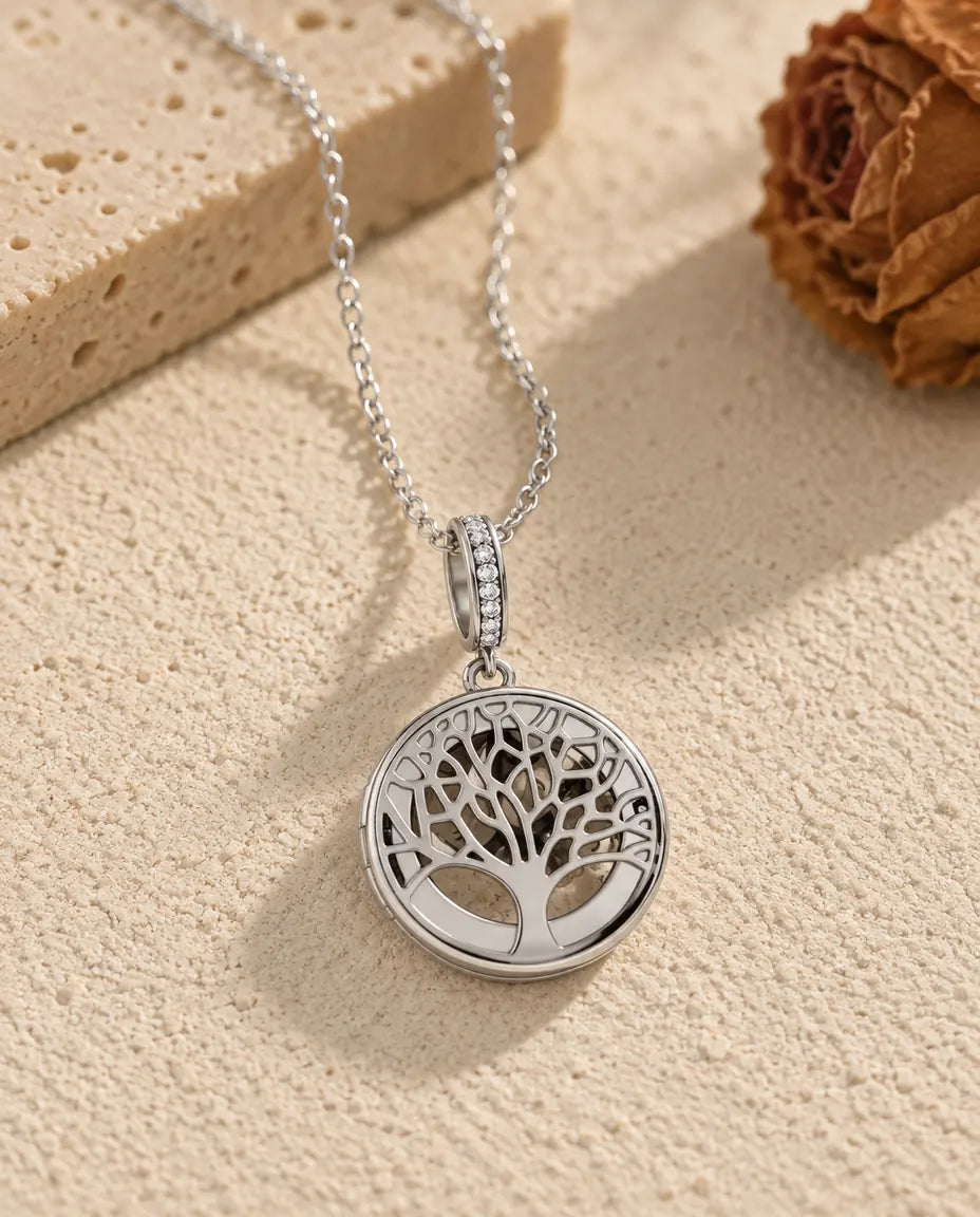 Medaljong Livets Träd i 925 Sterling Silver - framifrån i silver
