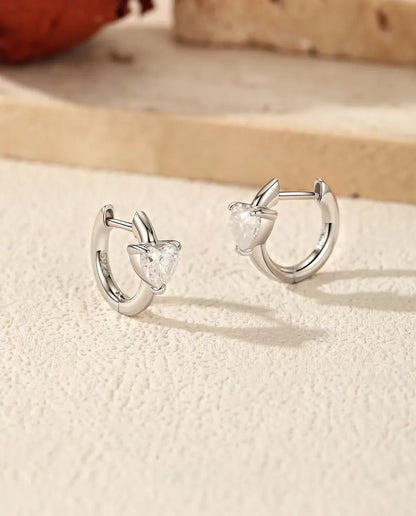 Moissanite Huggies med Hjärta - 2 x 0,50 ct färg D, ring på 12 mm i sterlingsilver 925, 2,30 g paret totalt