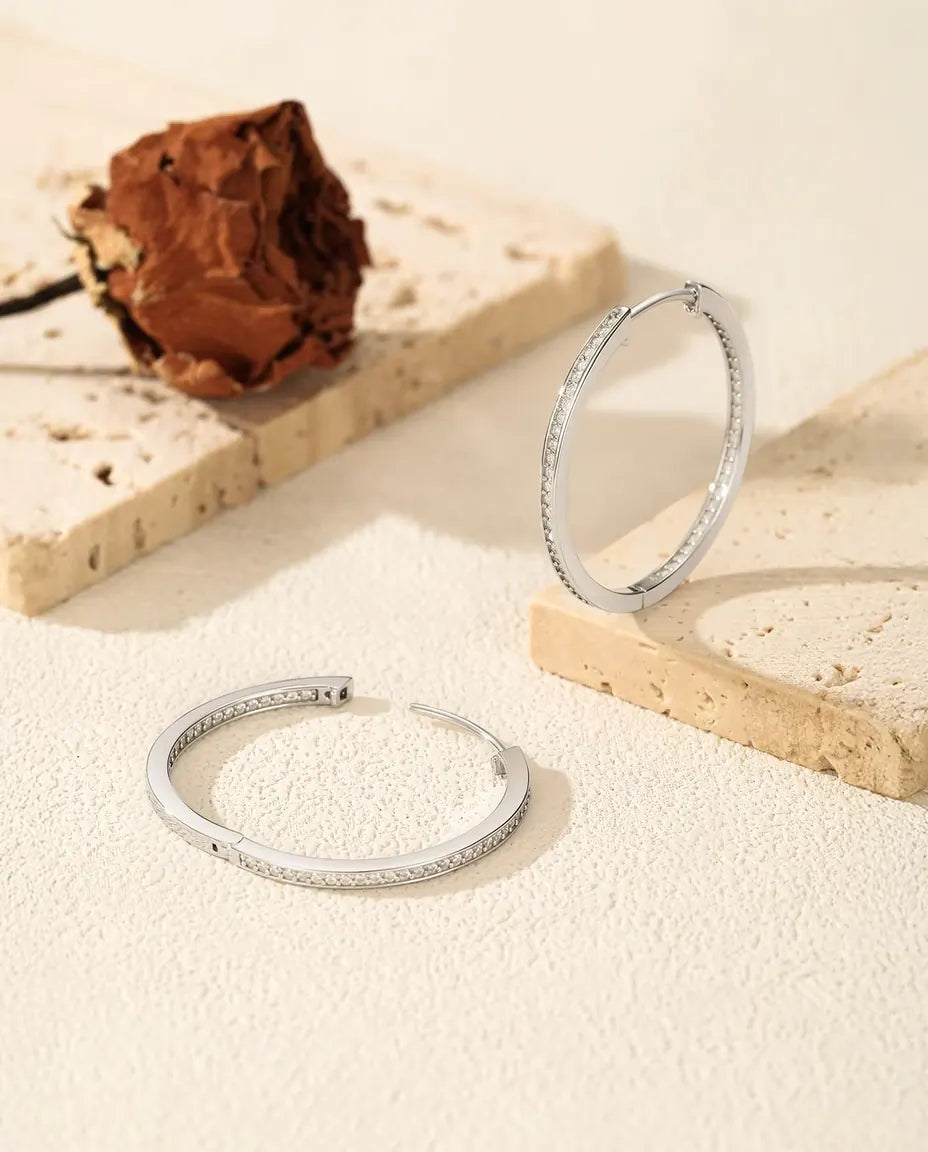 Moissanite Creoler 32 mm - 110 stenar infattade på insidan, 0,88 ct färg D, 925 sterlingsilver