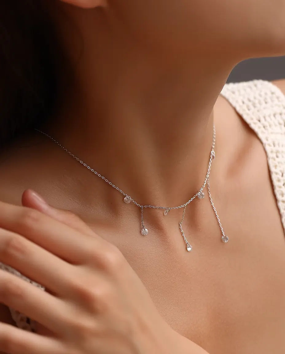 Moissanite Halsband med Sju Hängen - stenar på 0,30 ct och 4 mm på trappad kedja, 925 silver, 40+5 cm