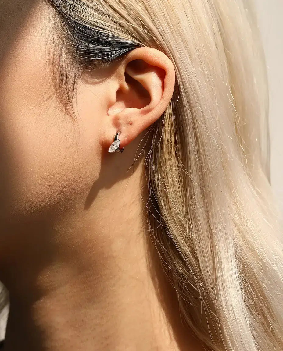 Moissanite Klickörhängen med Hänge Marquise - en sten på 0,50 ct 4 x 8 mm per örhänge, 14,5 mm långa, 925 sterlingsilver