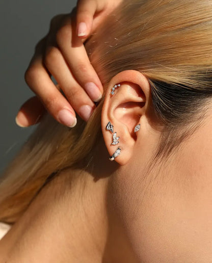 Moissanite Klickörhängen Marquise - en sten på 0,30 ct 3 x 6 mm per örhänge, ring på 11,5 mm, 925 sterlingsilver, färg D