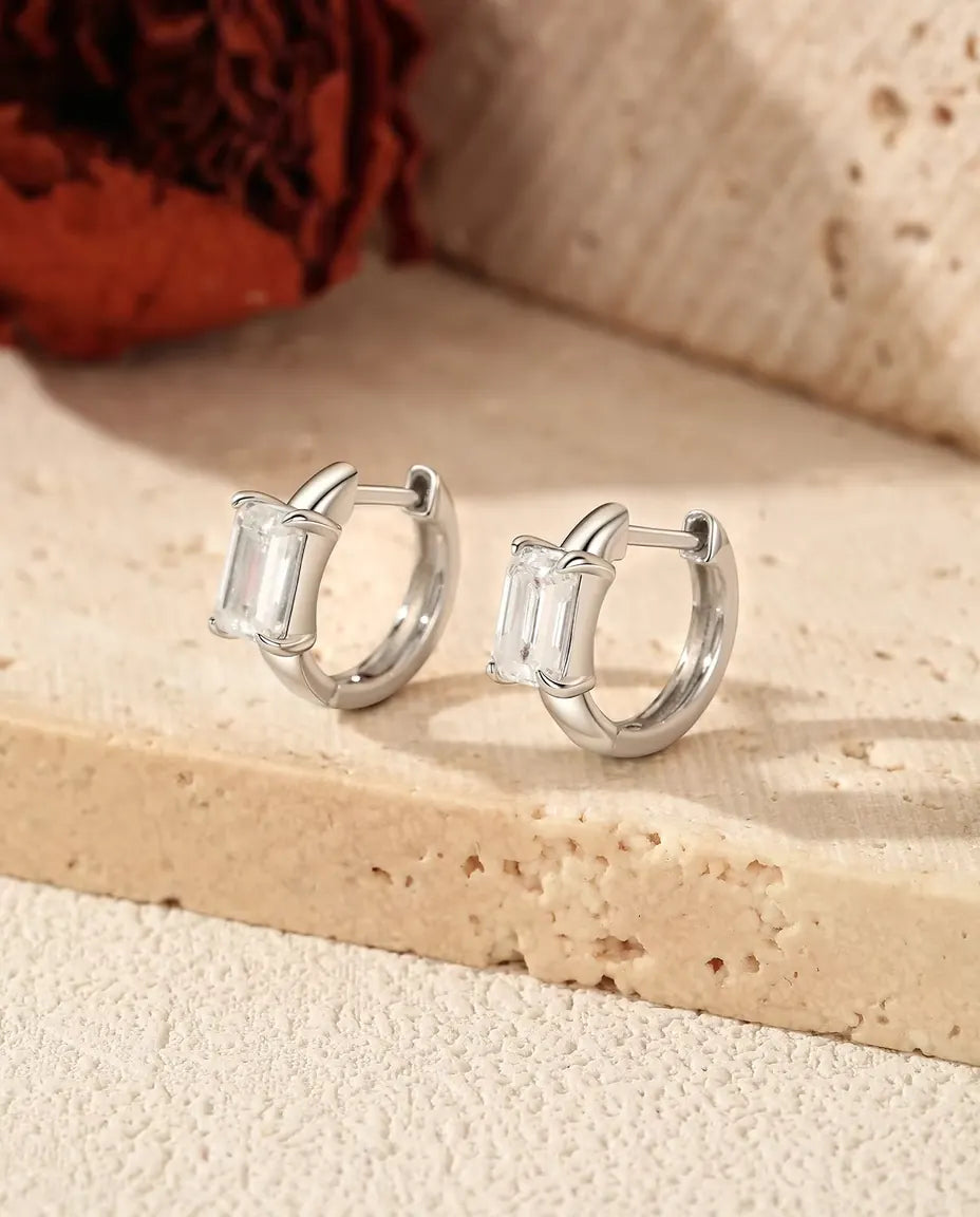 Moissanite Klickörhängen Smaragdslipning - stenar på 0,80 ct 4 x 6 mm, ring på 11,5 mm, 925 sterlingsilver