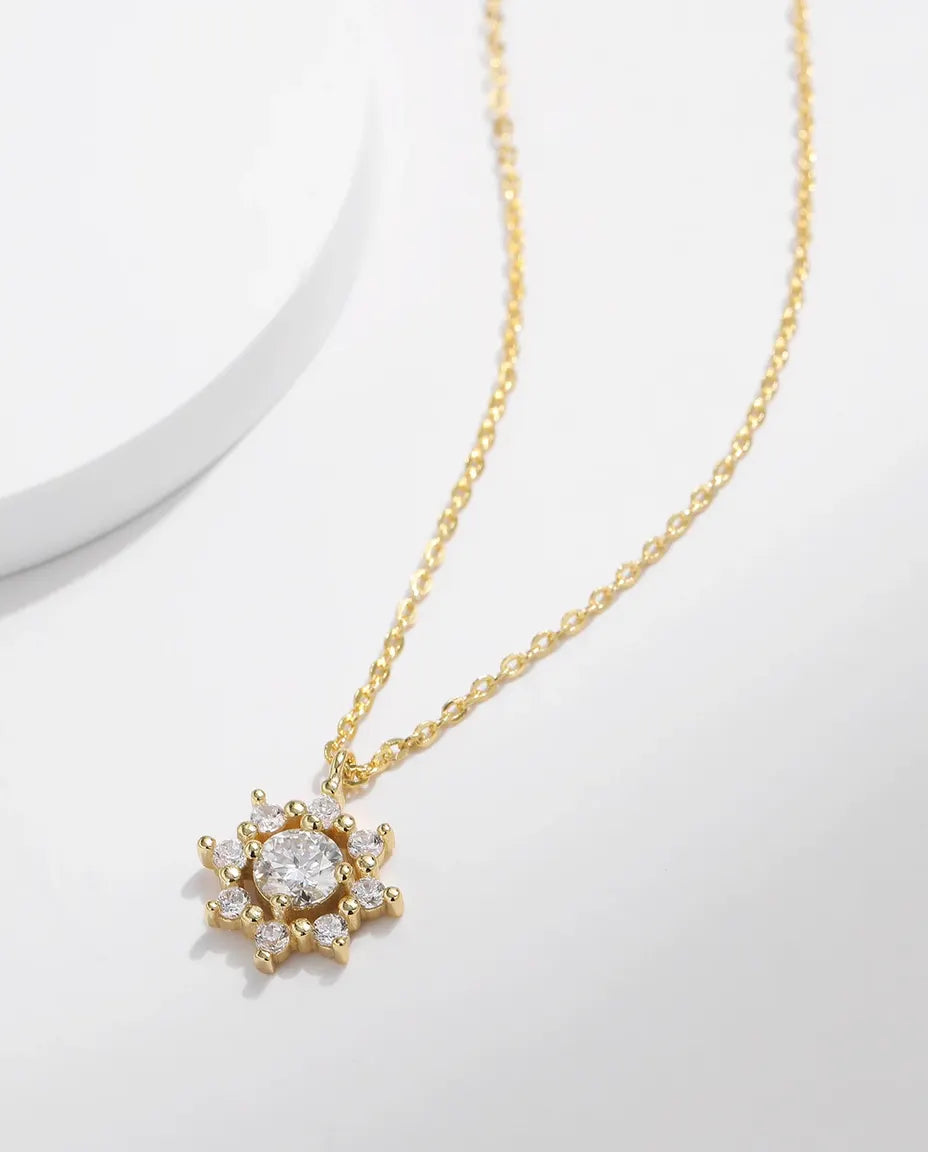 Moissanithalsband snöflinga – 0,5 ct i färg D med pavékrans, 18K guldpläterat 925 sterlingsilver