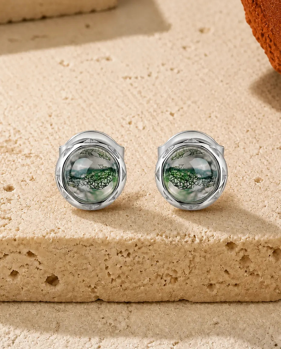 Mossagat örhängen - Rund grön mossagat-cabochon i tvinnad repinfattning, 925 sterlingsilver, present till henne