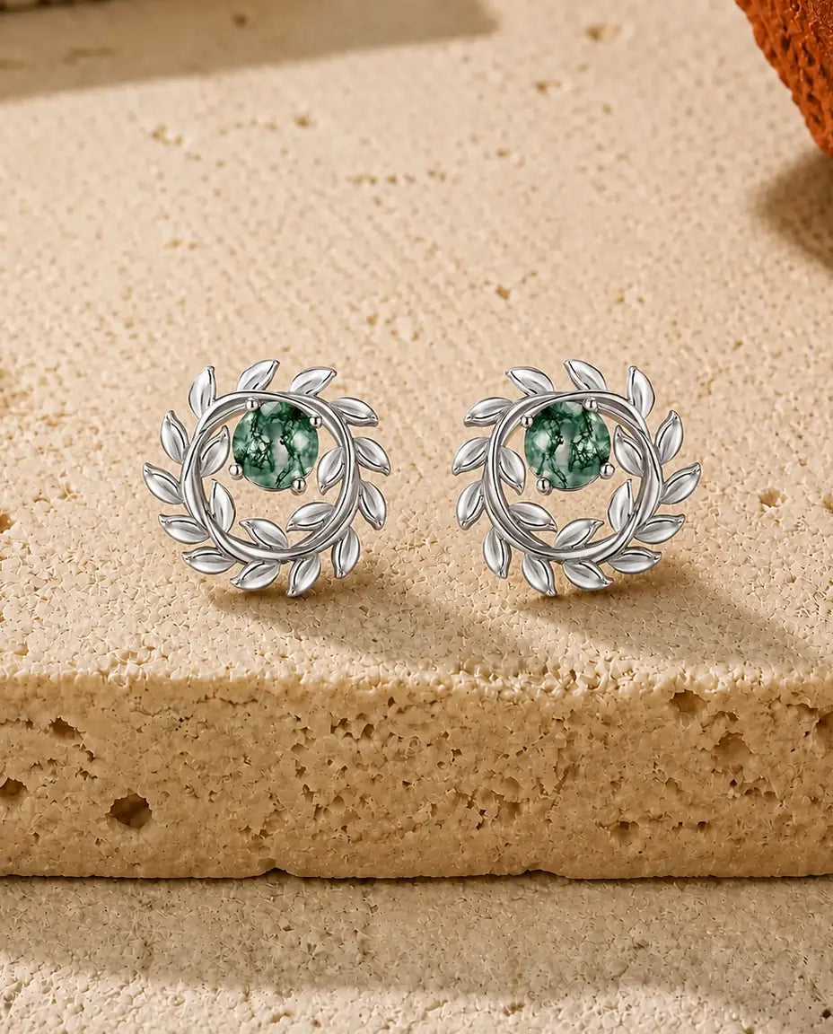 Mossagat Örstickare - Rund mossagat i en lagerkrans av silver, 925 sterlingsilver, present till henne