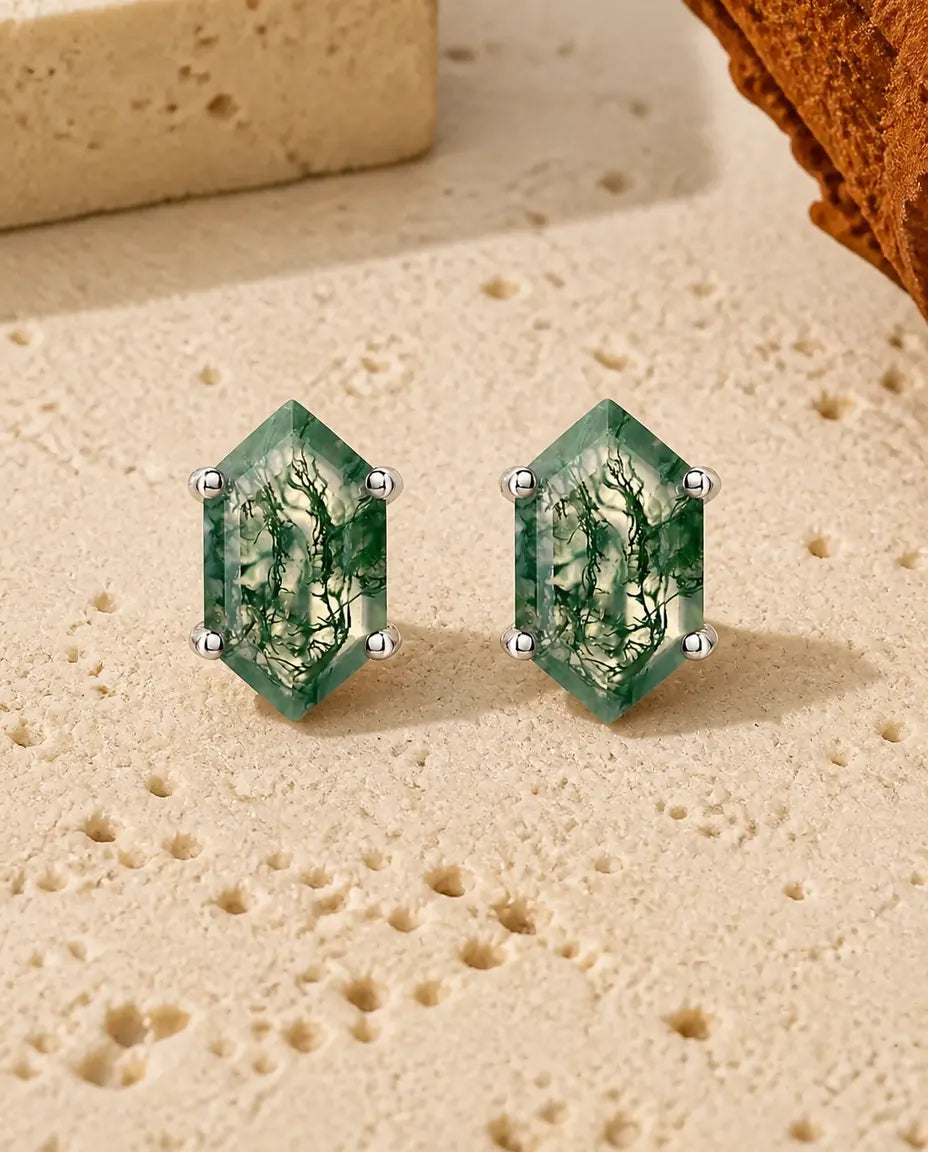 Mossagat örstickare - Grön mossagat i avlång sexkantslipning som solitär, 925 sterlingsilver, present för vardagen