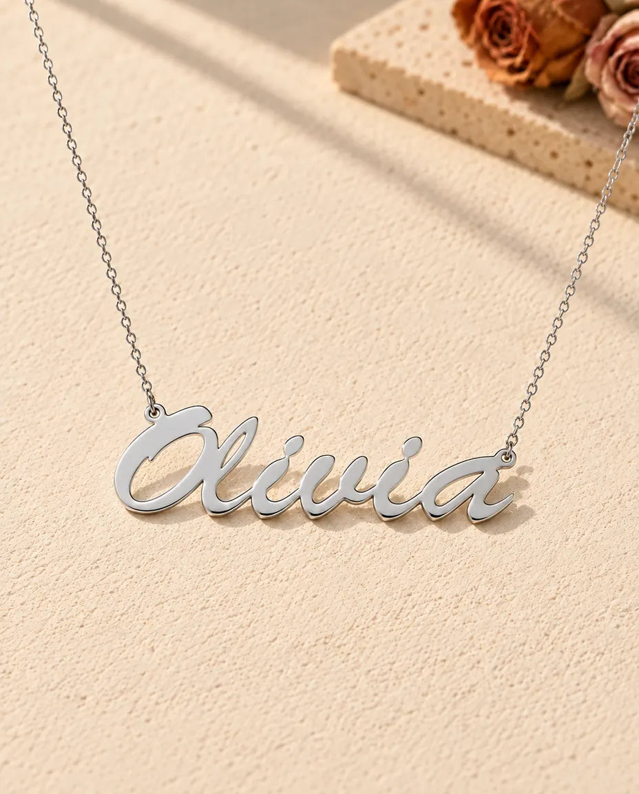 Namnhalsband i 925 Sterling Silver - framifrån i silver