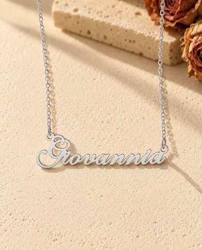 Namnhalsband i 925 Sterling Silver - framifrån i silver