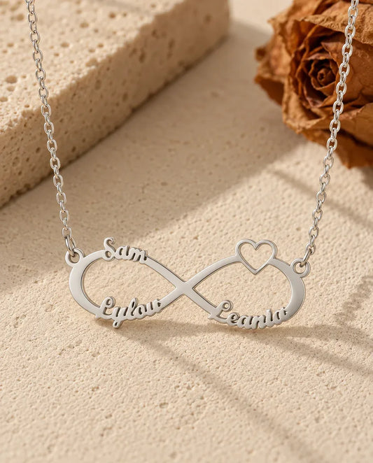 Oändlighetshalsband med 3 Namn i 925 Sterling Silver - framifrån i silver