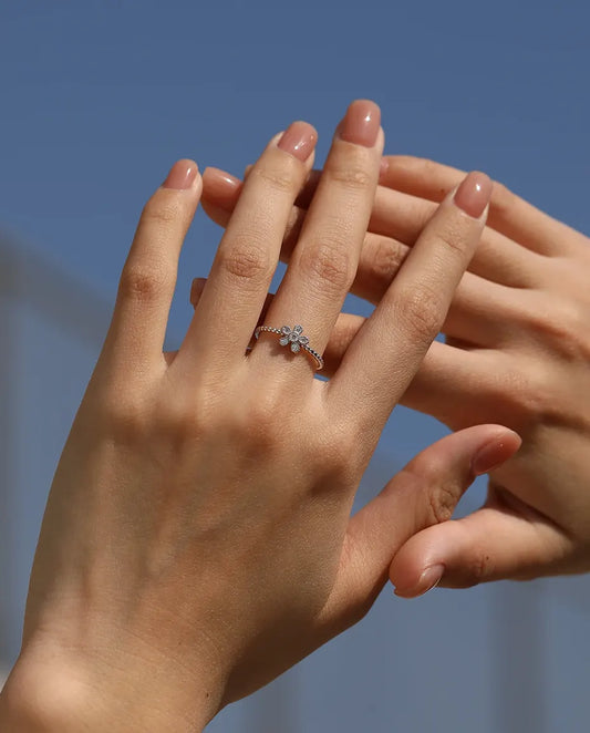 Moissanite Ring Blomma i Pavé – 5 Stenar på Kulskena av 925 Sterling Silver
