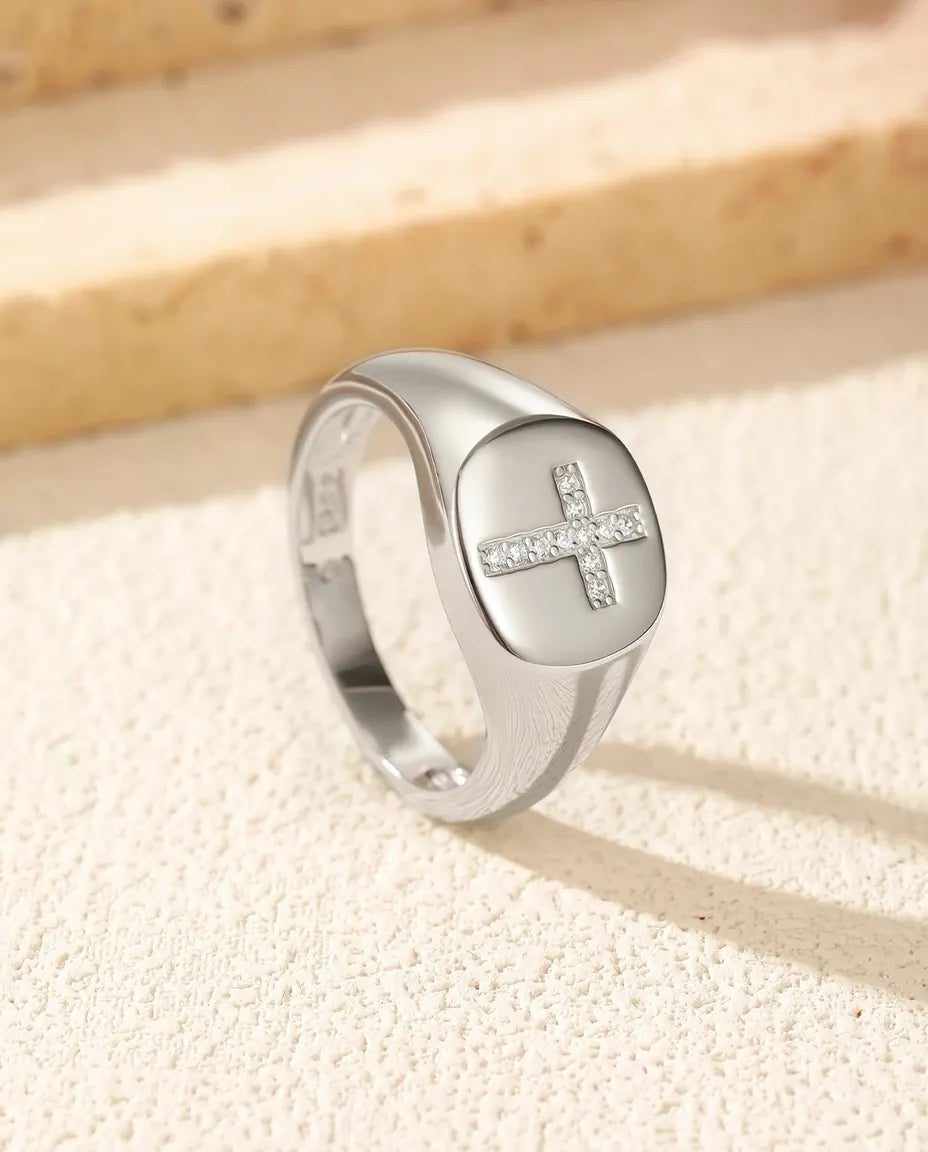 Moissanite Ring Klackring med Korspavé – Polerad Oval i 925 Sterling Silver, Unisex