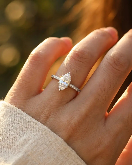 Moissanite Ring – Marquiseslipad 0,5 ct på Tunn Pavéskena i 925 Sterling Silver, Löftesring