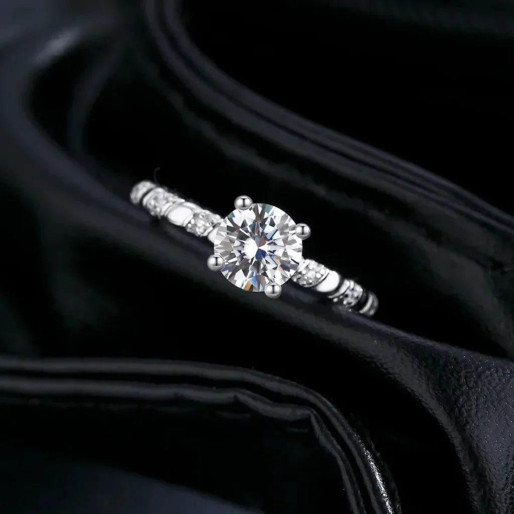 Moissanite Ring – Tvinnad Solitär 1 ct i D-Färg VVS1 i 925 Sterling Silver, Present till Henne