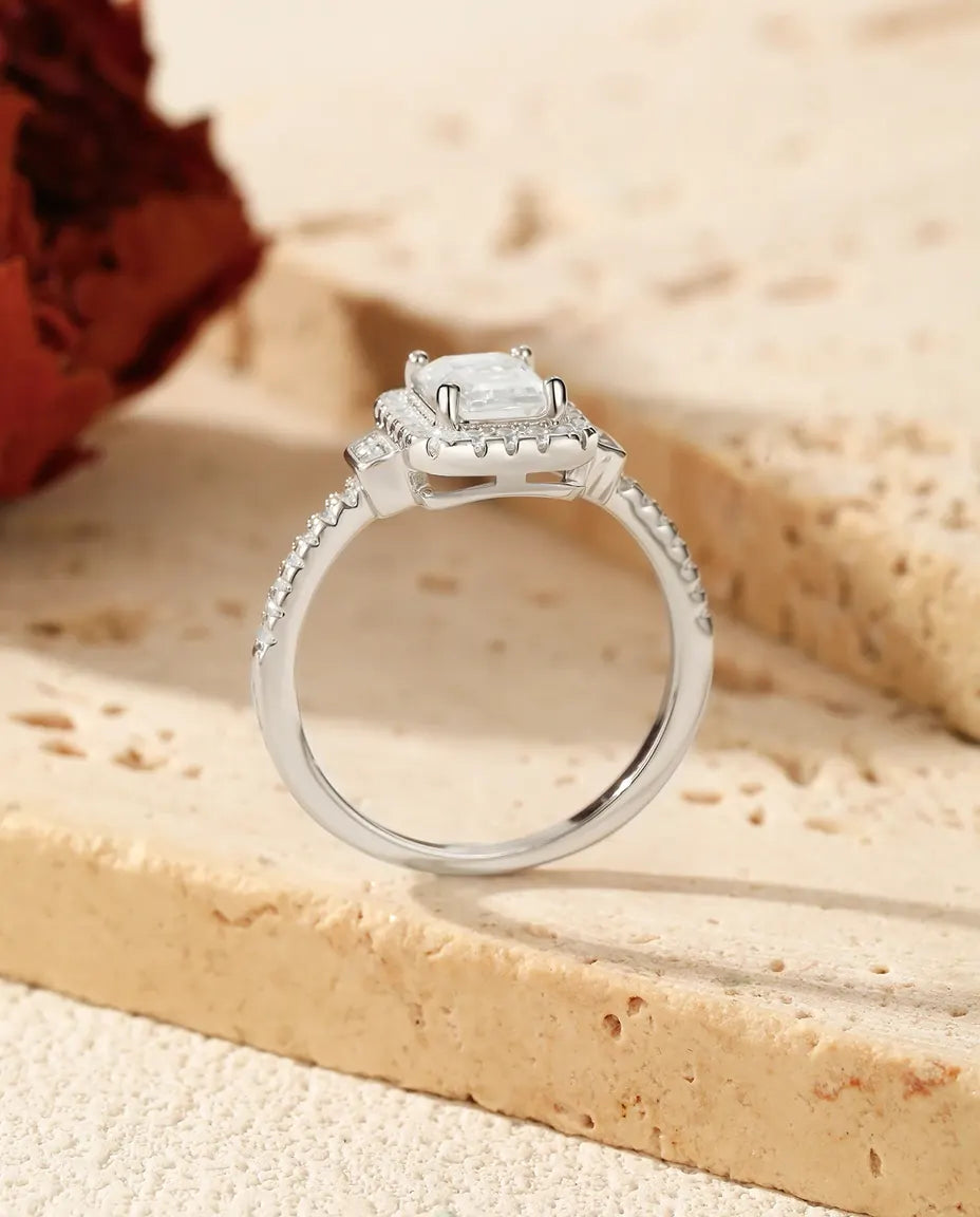 Moissanite Ring – 1 ct Rektangulär Trappslipad D-färg med Art déco-halo, 925 Sterling Silver, Vintage Förlovningsring
