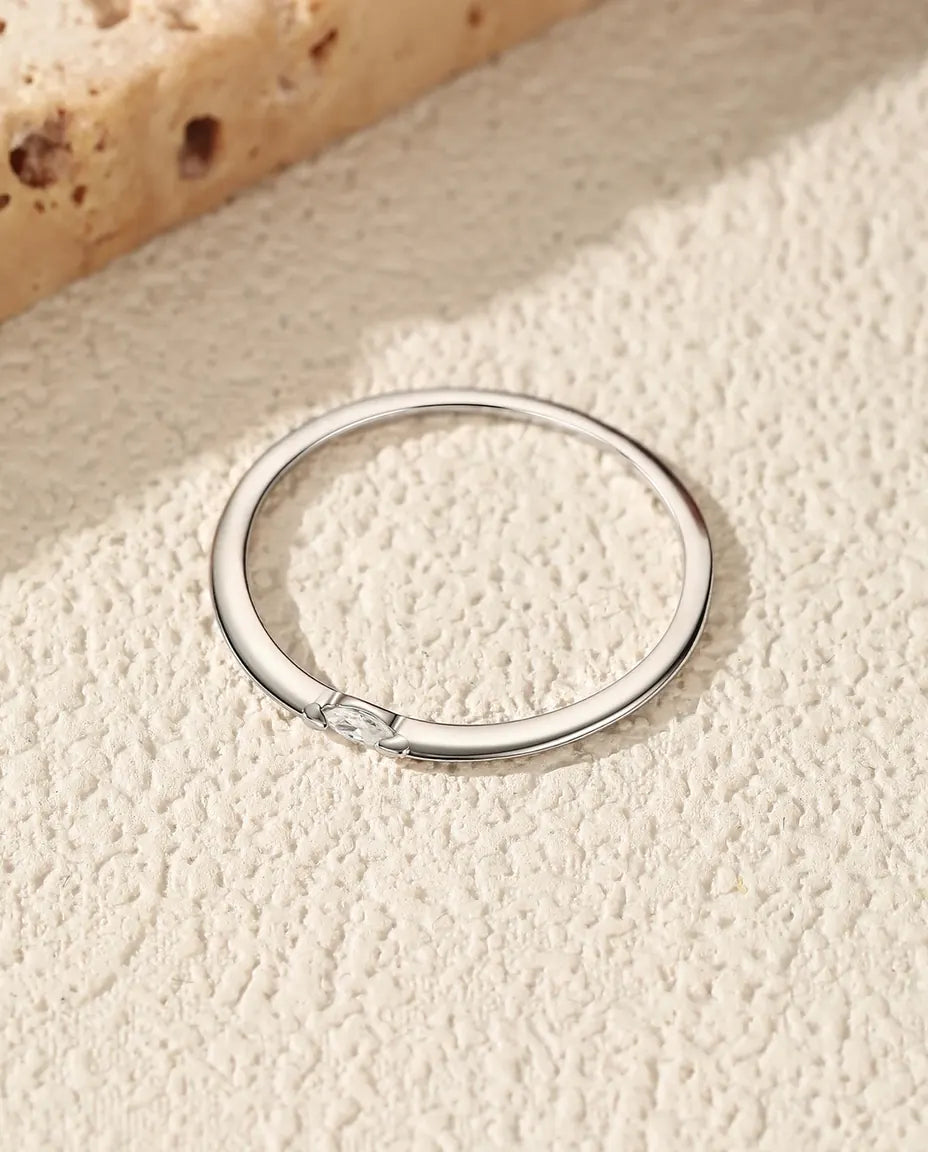 Moissanite Ring Tunn Marquise – Stapelbar Minimalistisk Ring i 925 Sterling Silver