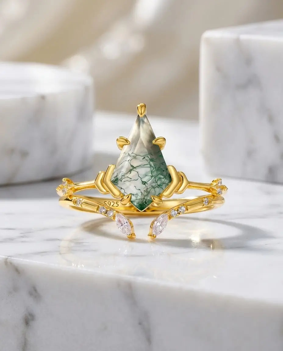 Moss Agate Ringset – Guldpläterat med Kite-slipad Sten 7x12 mm och Öppen Ring, Förlovningsgåva