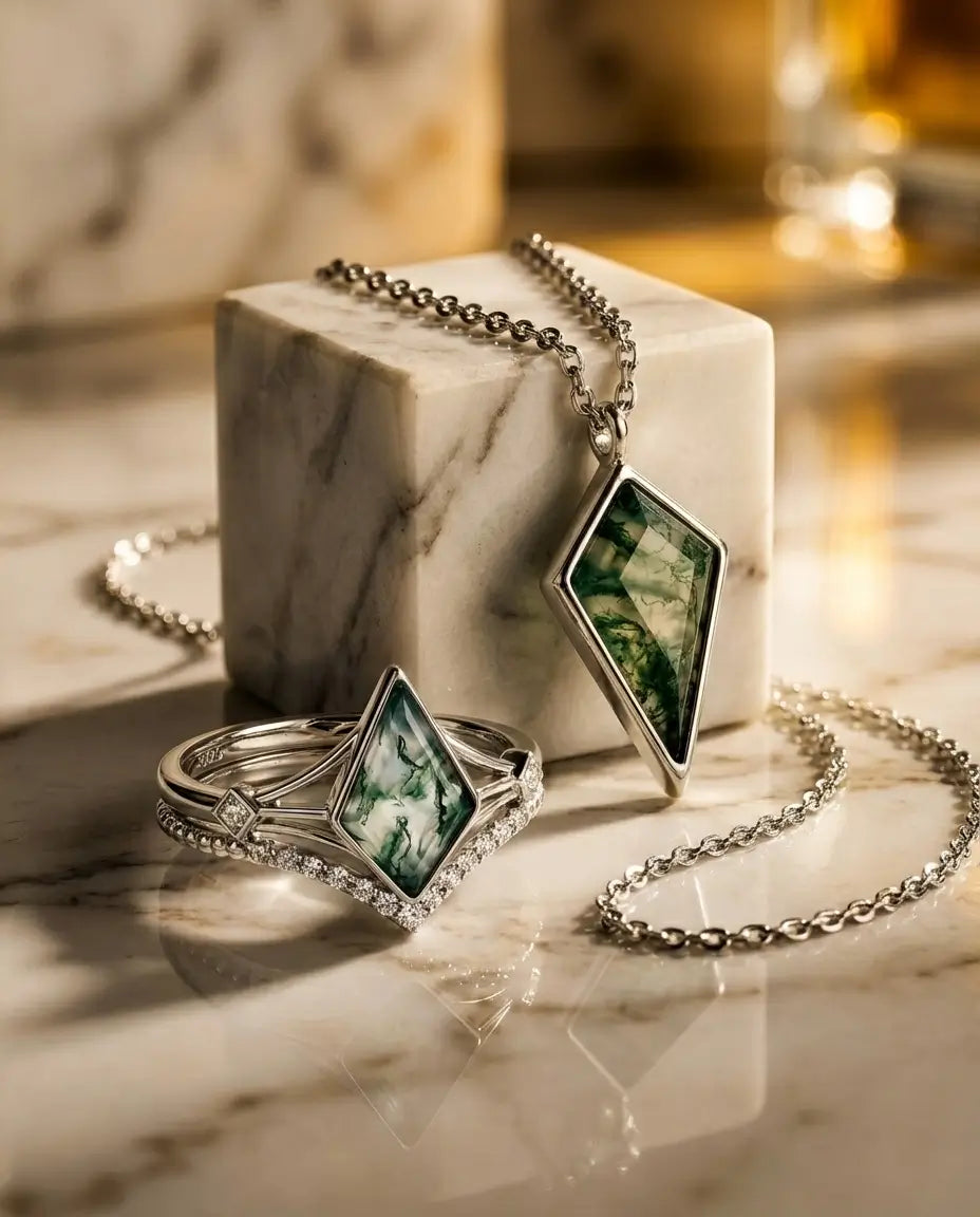 Moss Agate Smyckesset – Kite-slipad Ring och Matchande Halsband i 925 Sterling Silver