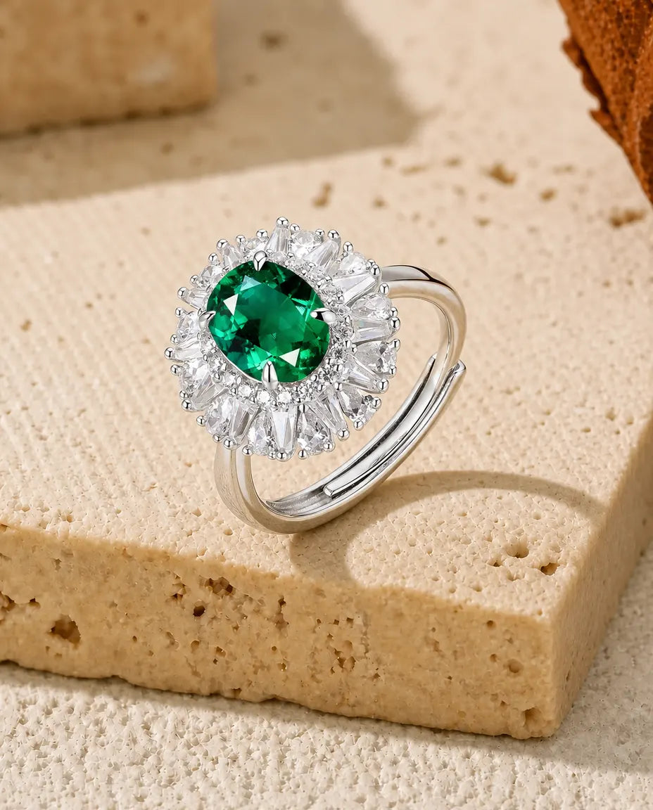 Smaragdring – Oval Labbodlad Smaragd med Strålande Halo, 925 Sterling Silver, Vintageglamour till Vardags